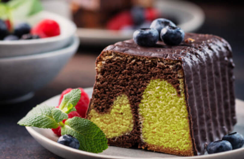 chocolate cake and saffron